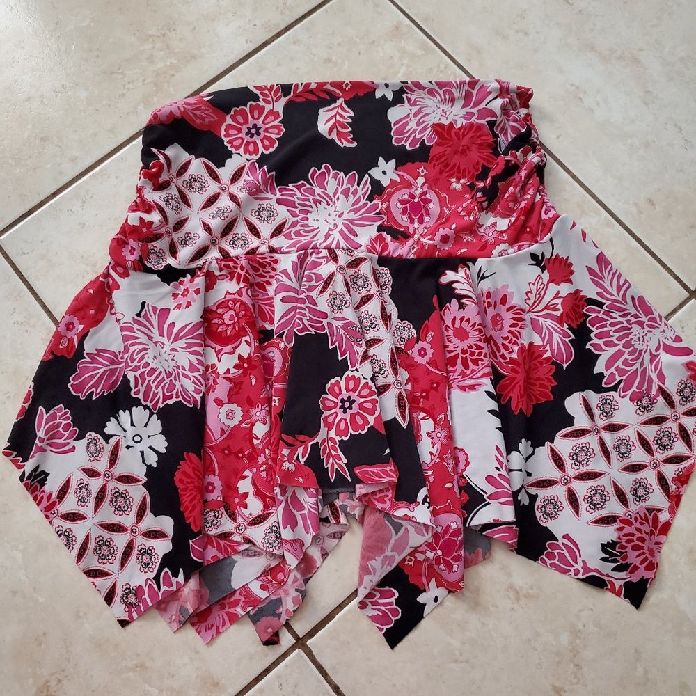 Flowy floral print skirt